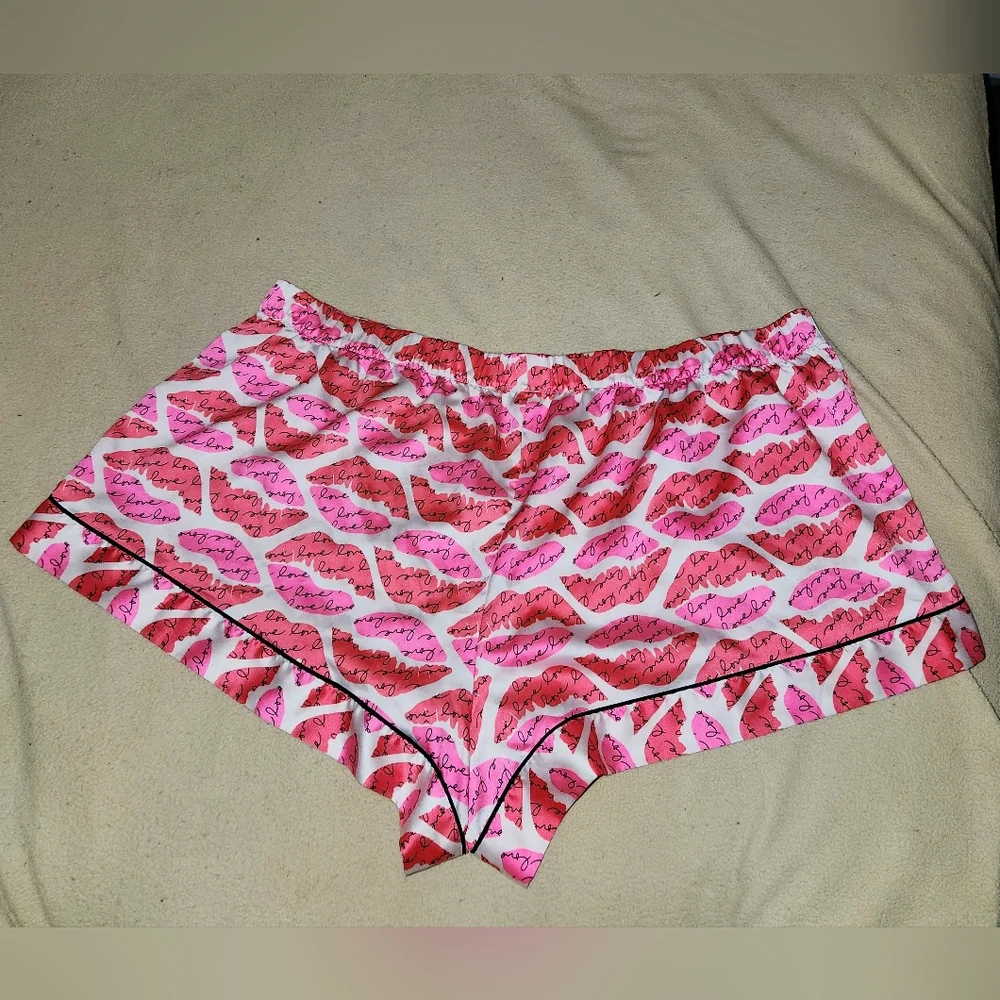 Victoria’s Secret Satin Kiss Print Pajama Shorts - Love Script Size XL